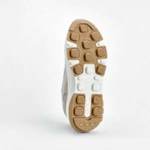 EASY_Walk_Gray_05-Adobe-RGB-8bit_2000px-600×450