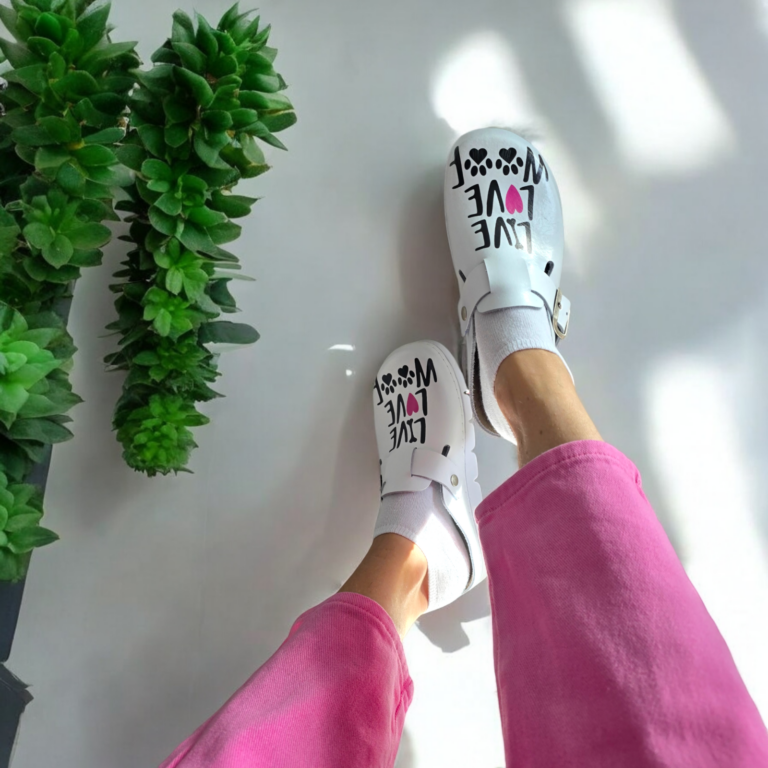 1100-as-noi-dr-feet-bor-papucs-feher-live-love-woof-046307.png